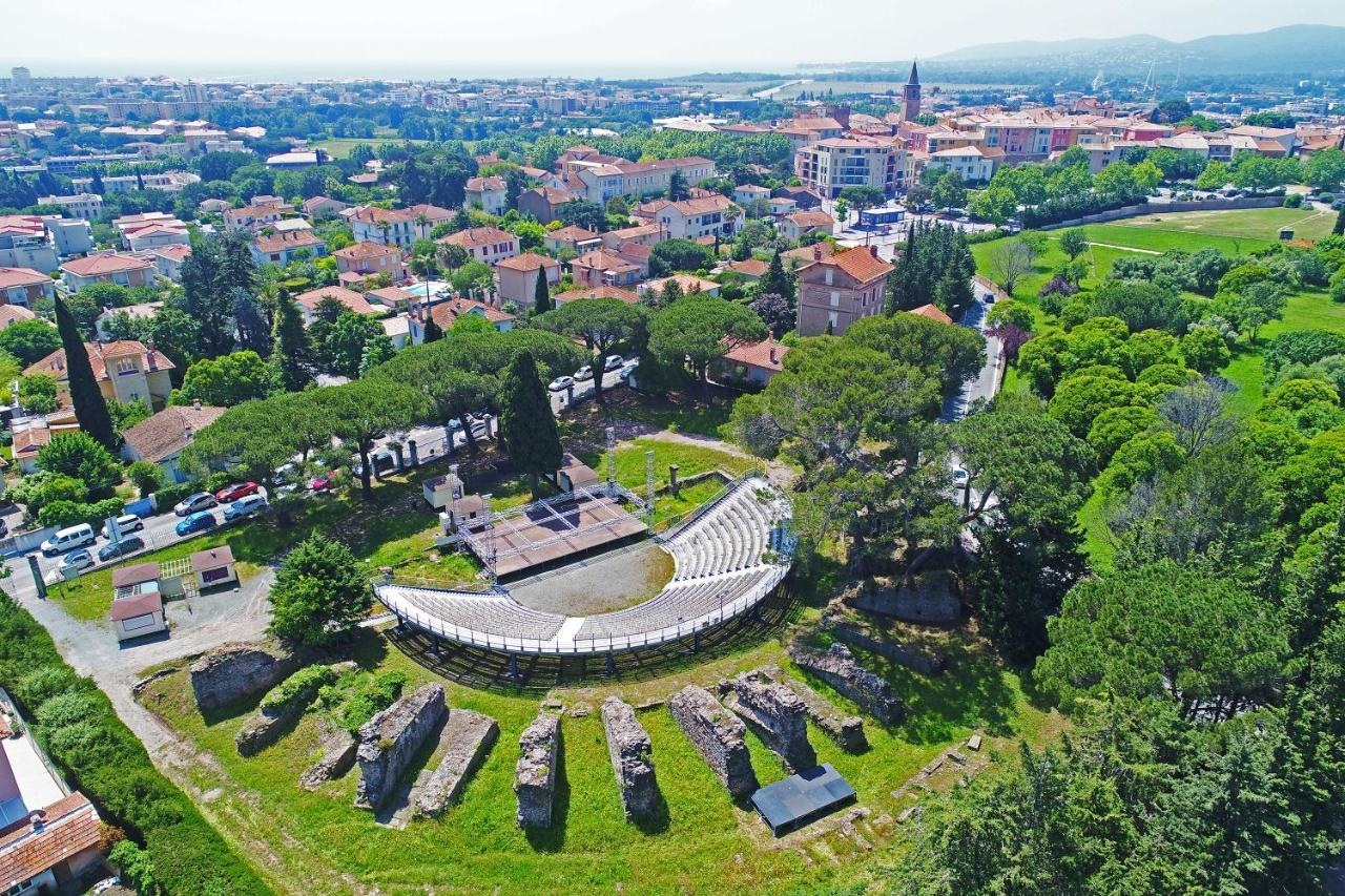 Coeur De Frejus, L'Amphitheatre, Appartement 3 Pieces Climatise, Terrasse, Barbecue, Piscine & Parking Екстериор снимка