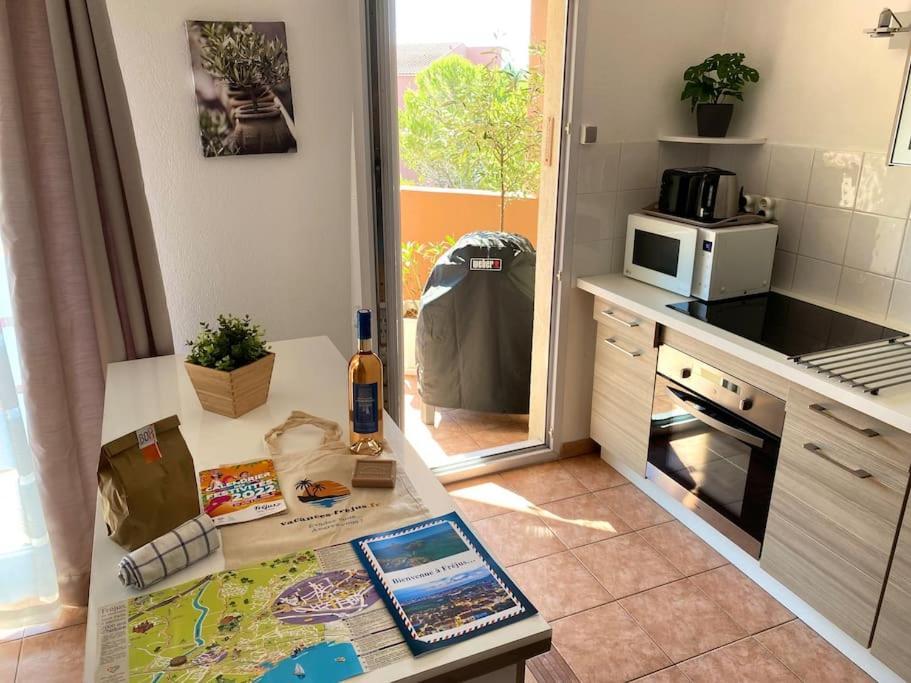 Coeur De Frejus, L'Amphitheatre, Appartement 3 Pieces Climatise, Terrasse, Barbecue, Piscine & Parking Екстериор снимка